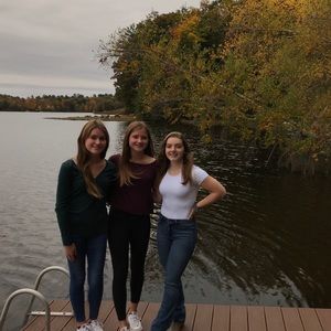 Meet your Posher, Kayla